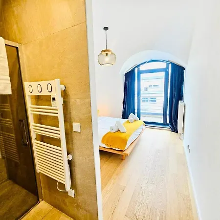 Bright&cozy 2 Br In Center *